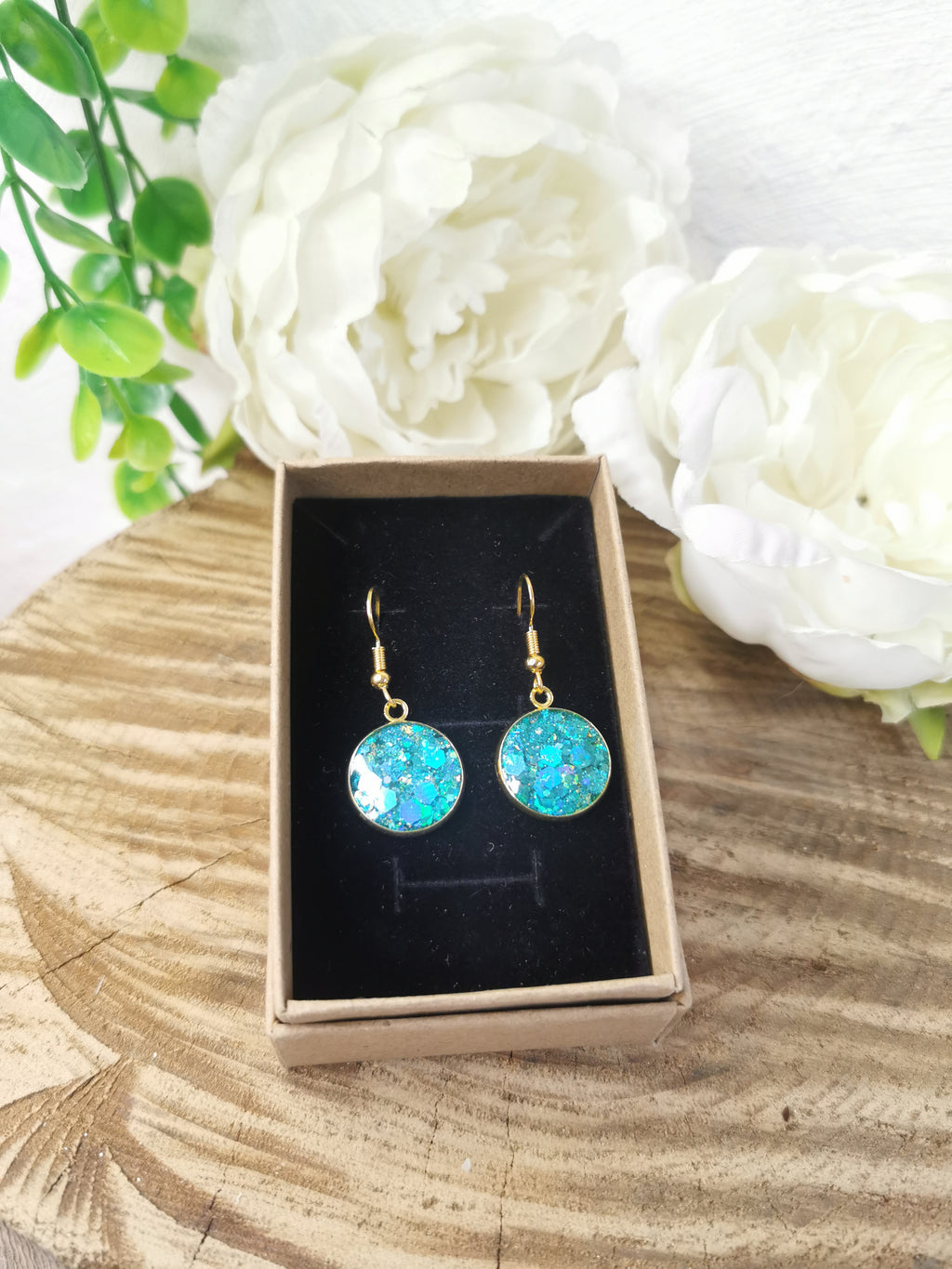 Boucles d'oreilles Ava dorée et paillettes turquoises