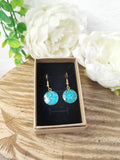 Boucles d'oreilles Ava dorée et paillettes turquoises
