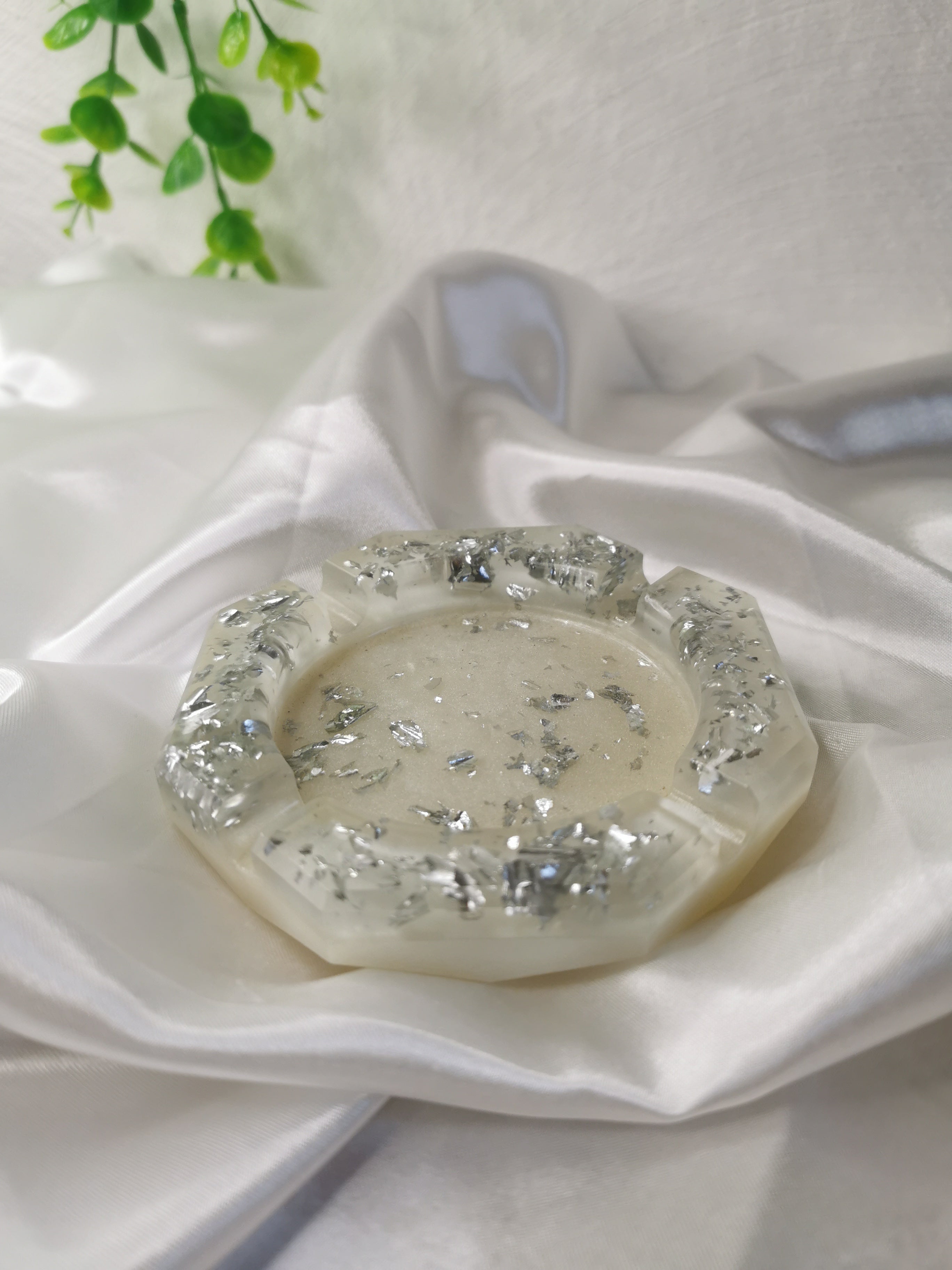 Cendrier blanc et Argent