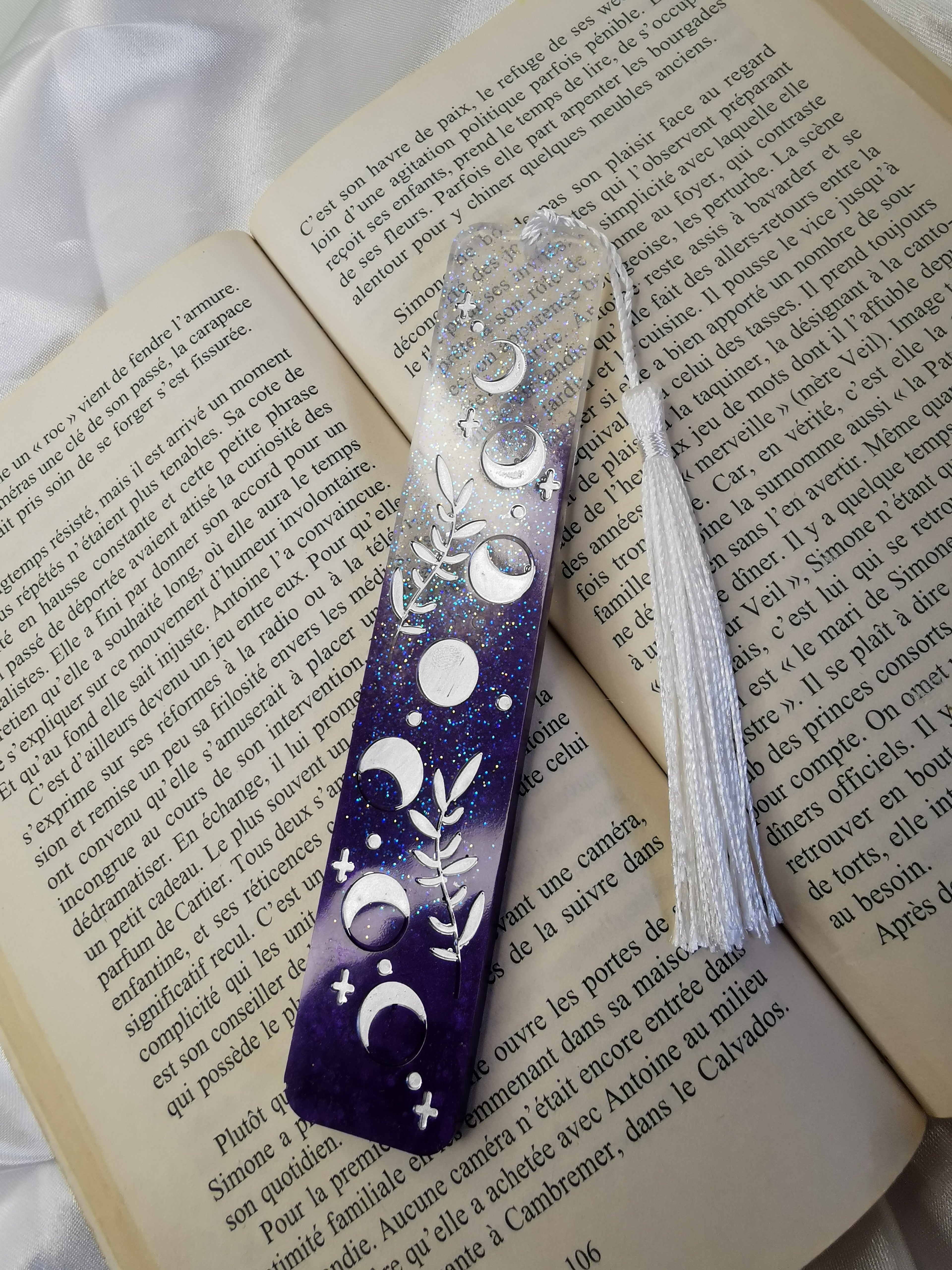 Marque pages violet lune magique