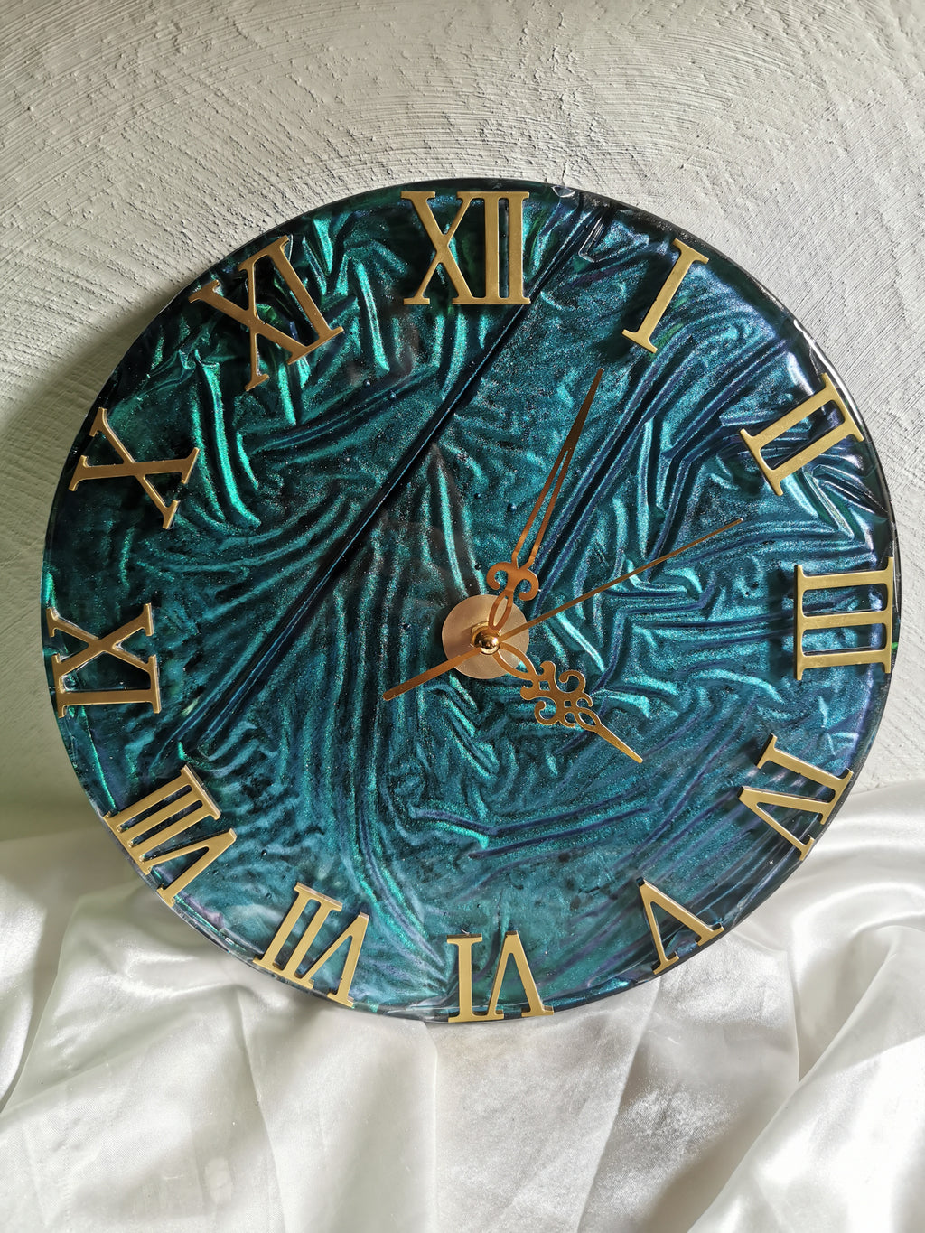 Horloge effet satin