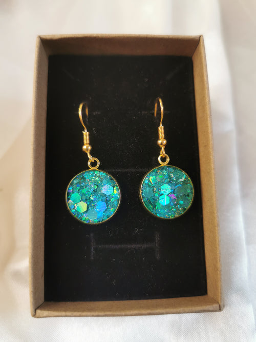 Boucles d'oreilles Ava dorée et paillettes turquoises