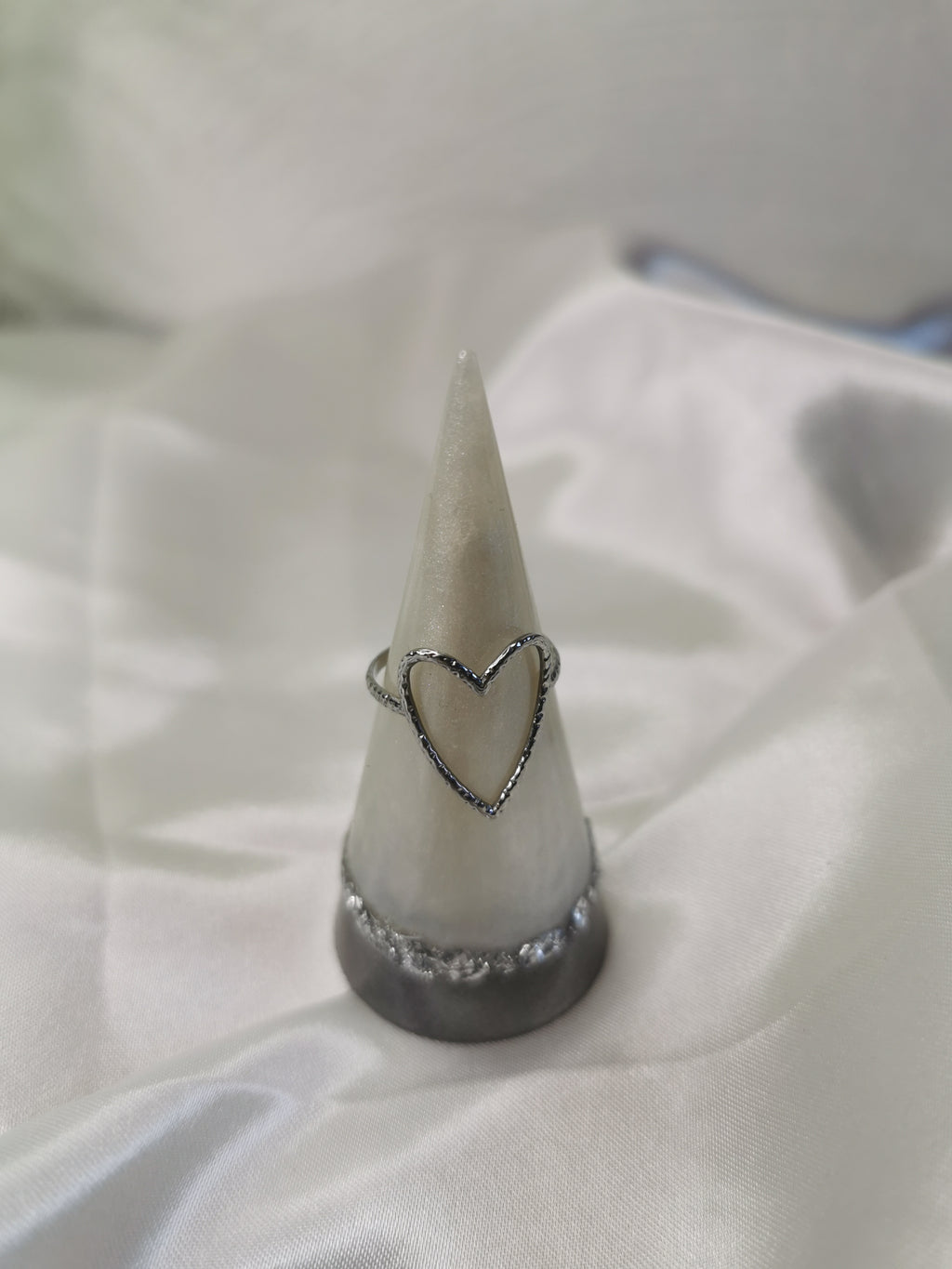 Support de bague blanc et Argent