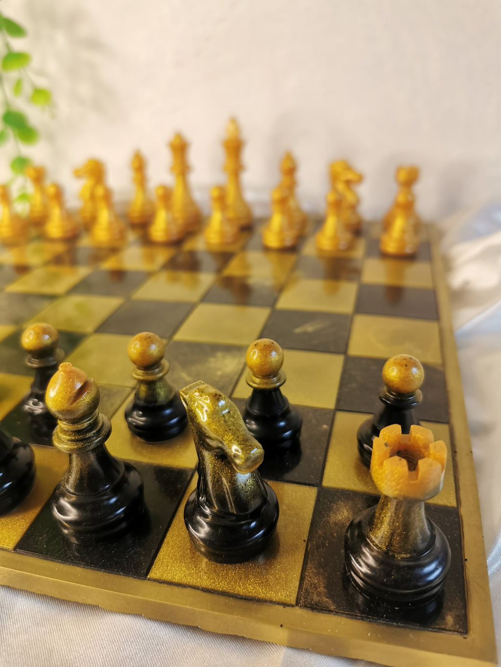 Jeu d'échec noir et doré