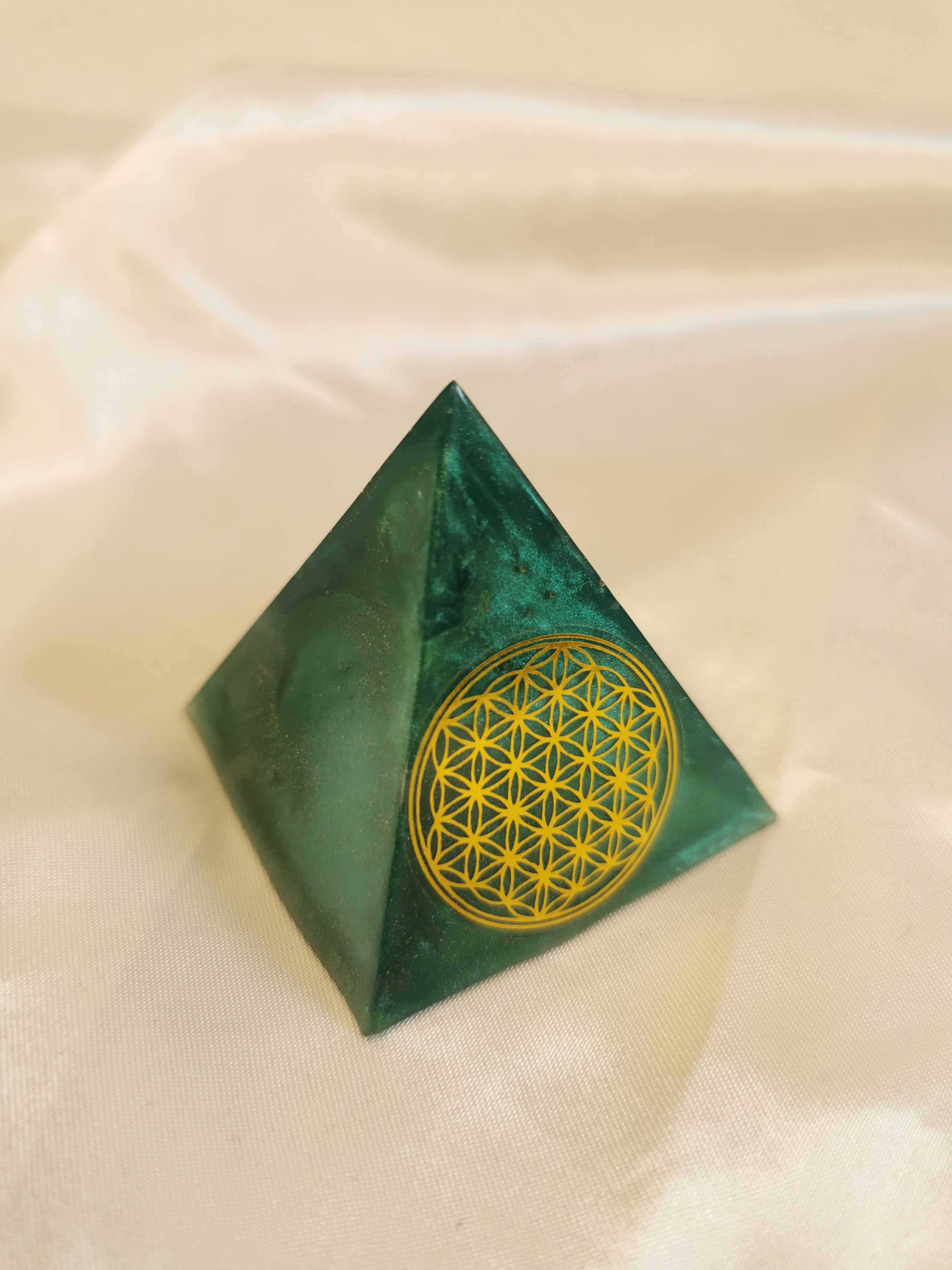 Pyramide fleur de vie bleu canard